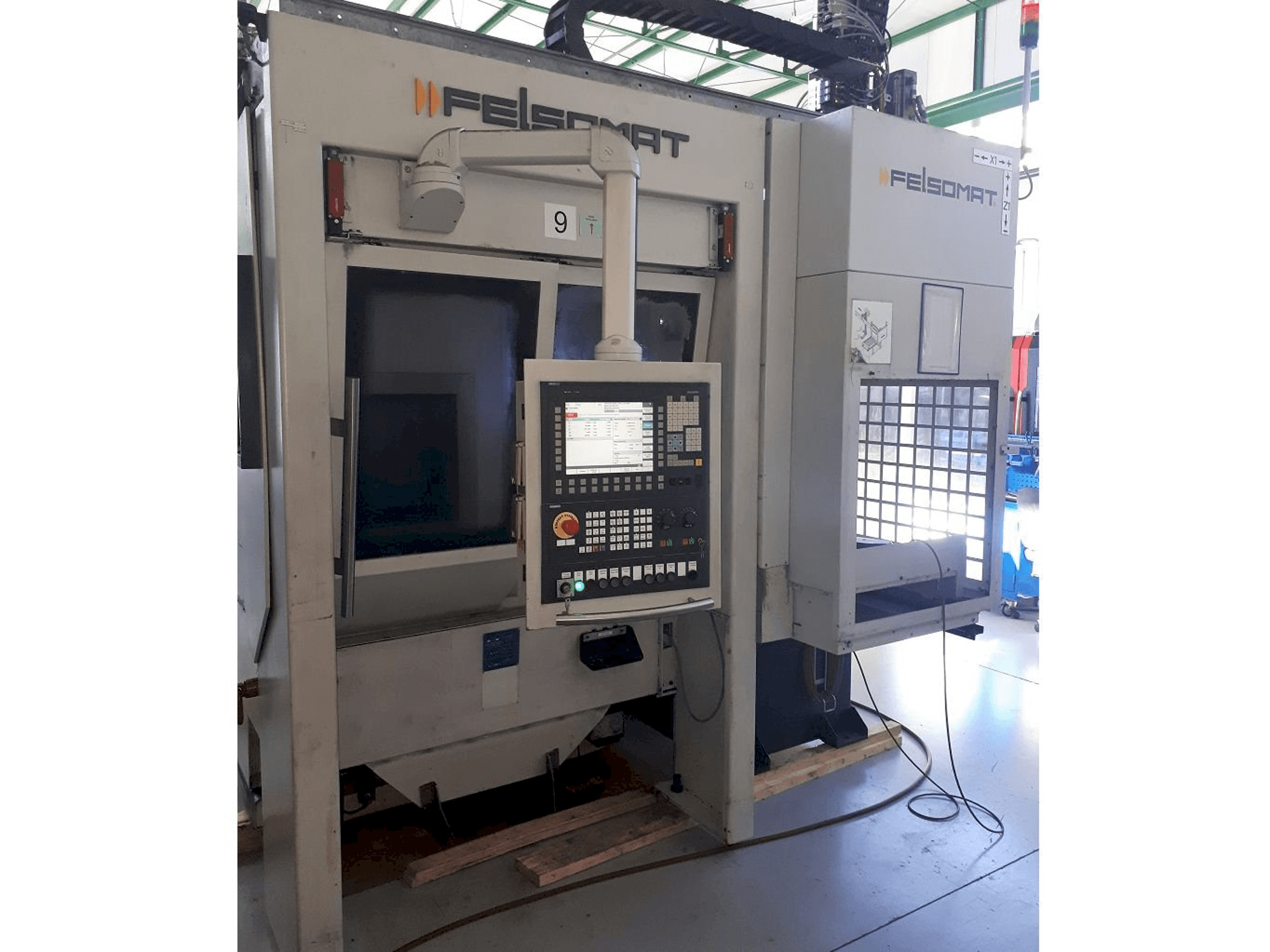 Koneen Felsomat FTC 160 etunäkymä