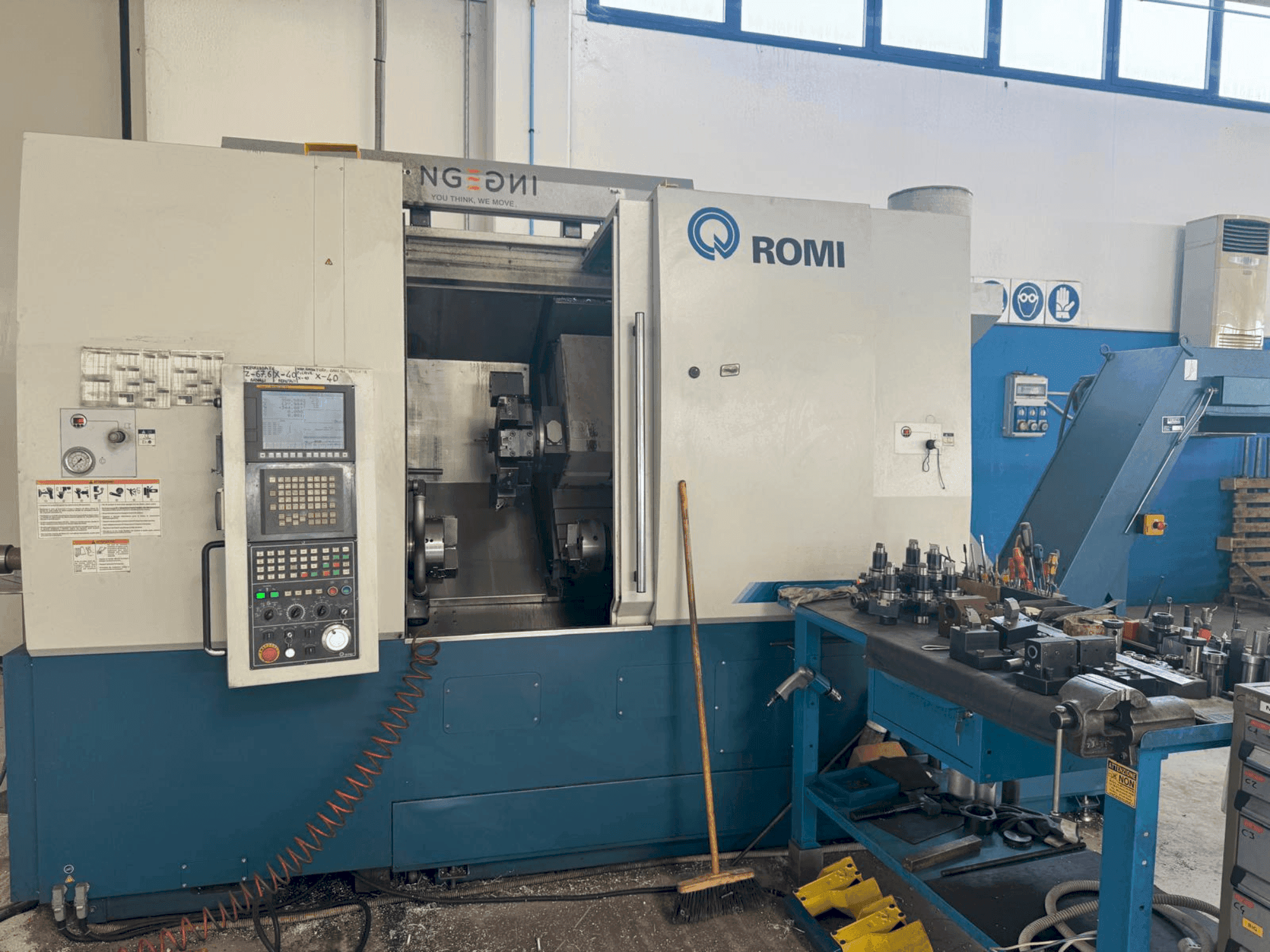 Koneen Romi GL 350B etunäkymä