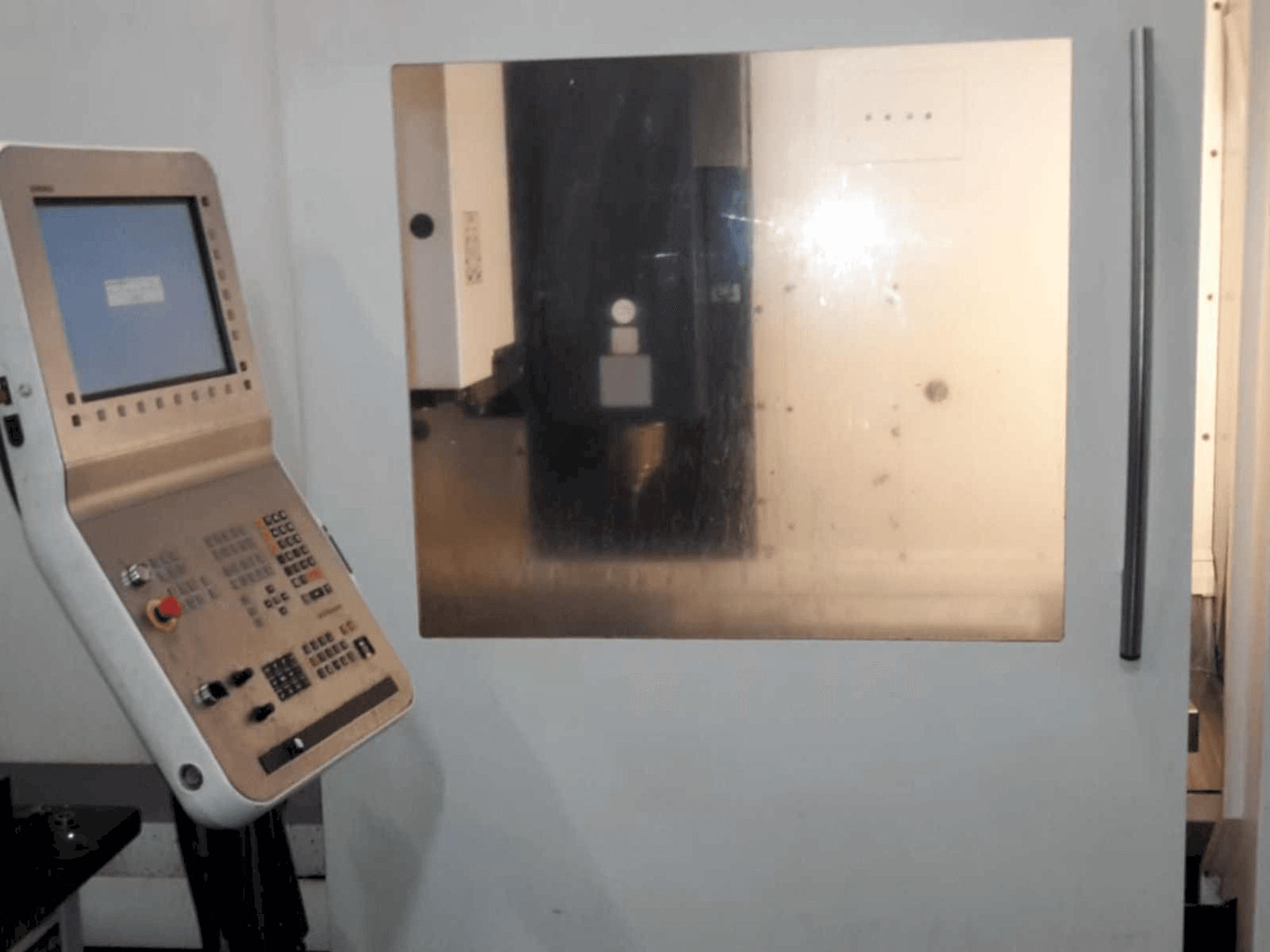 Koneen DMG DMC 1035 V ECO etunäkymä