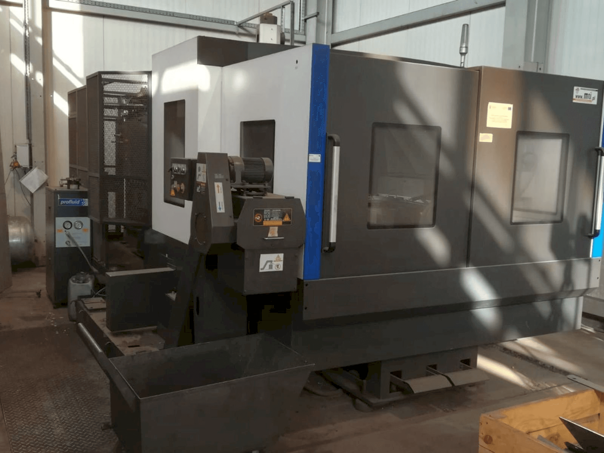 Koneen Hyundai Wia KH63G etunäkymä