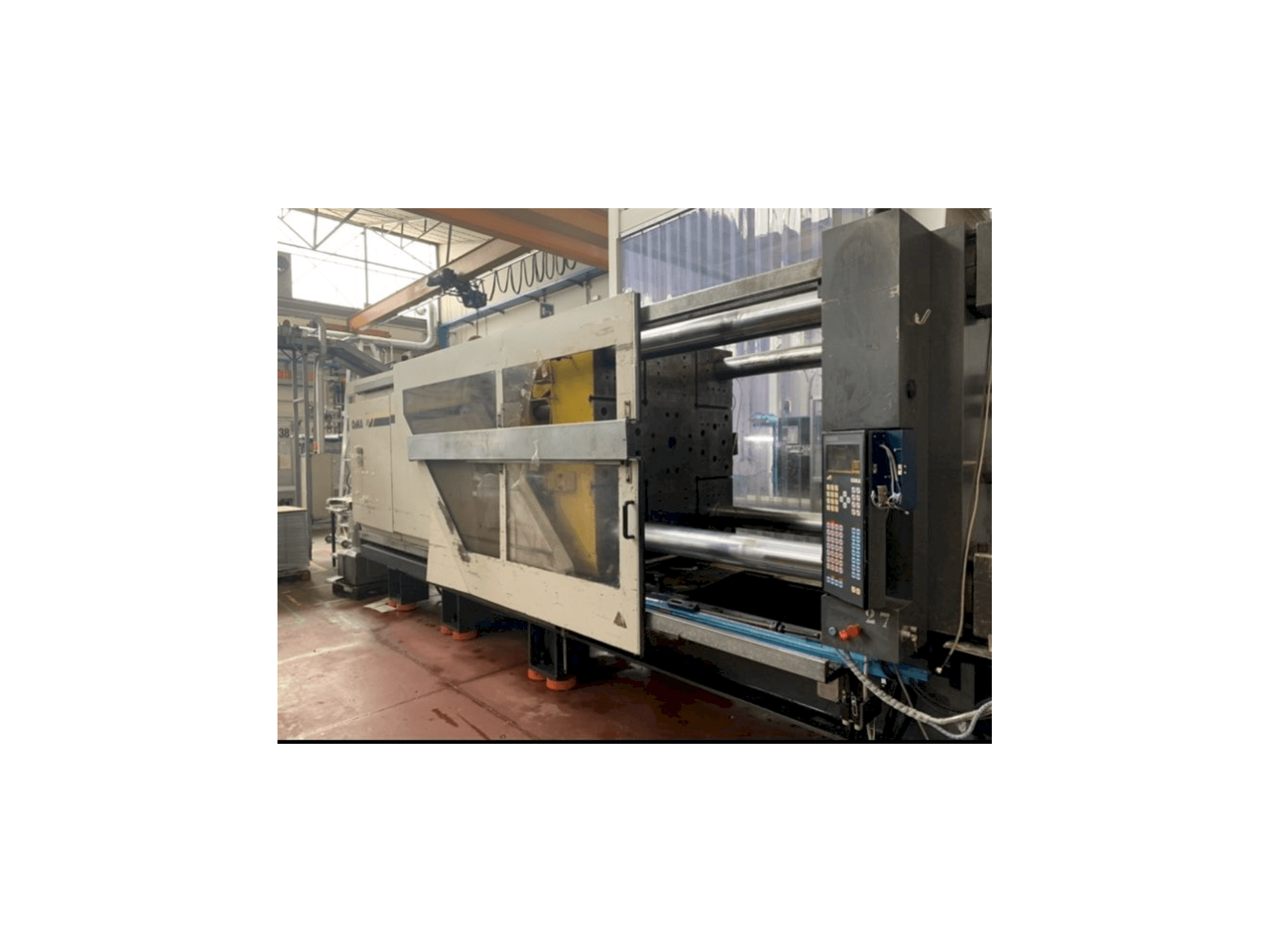 Koneen OiMA STRATOS 8500/900 S etunäkymä