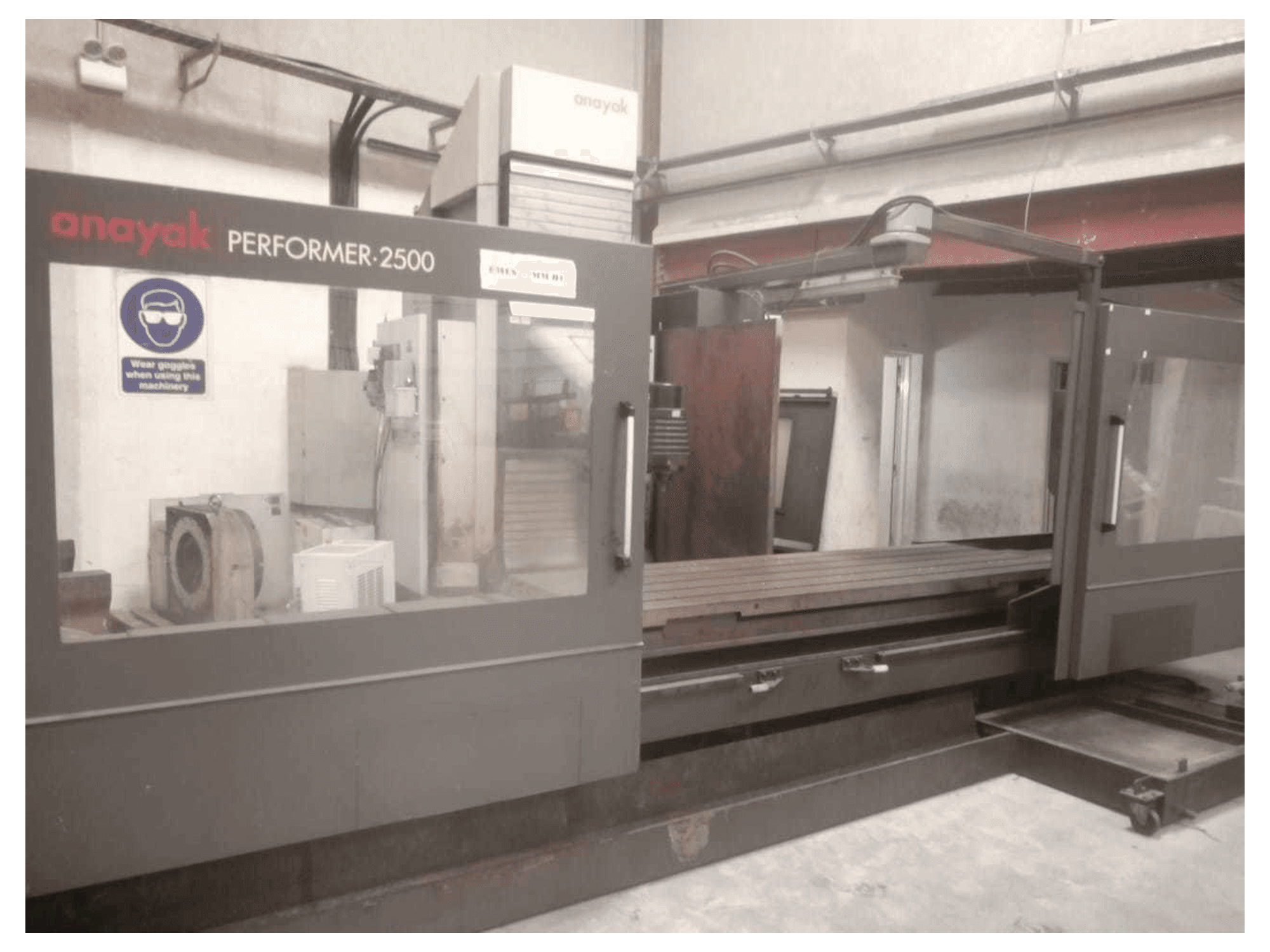 Koneen ANAYAK PERFORMER-2500 etunäkymä