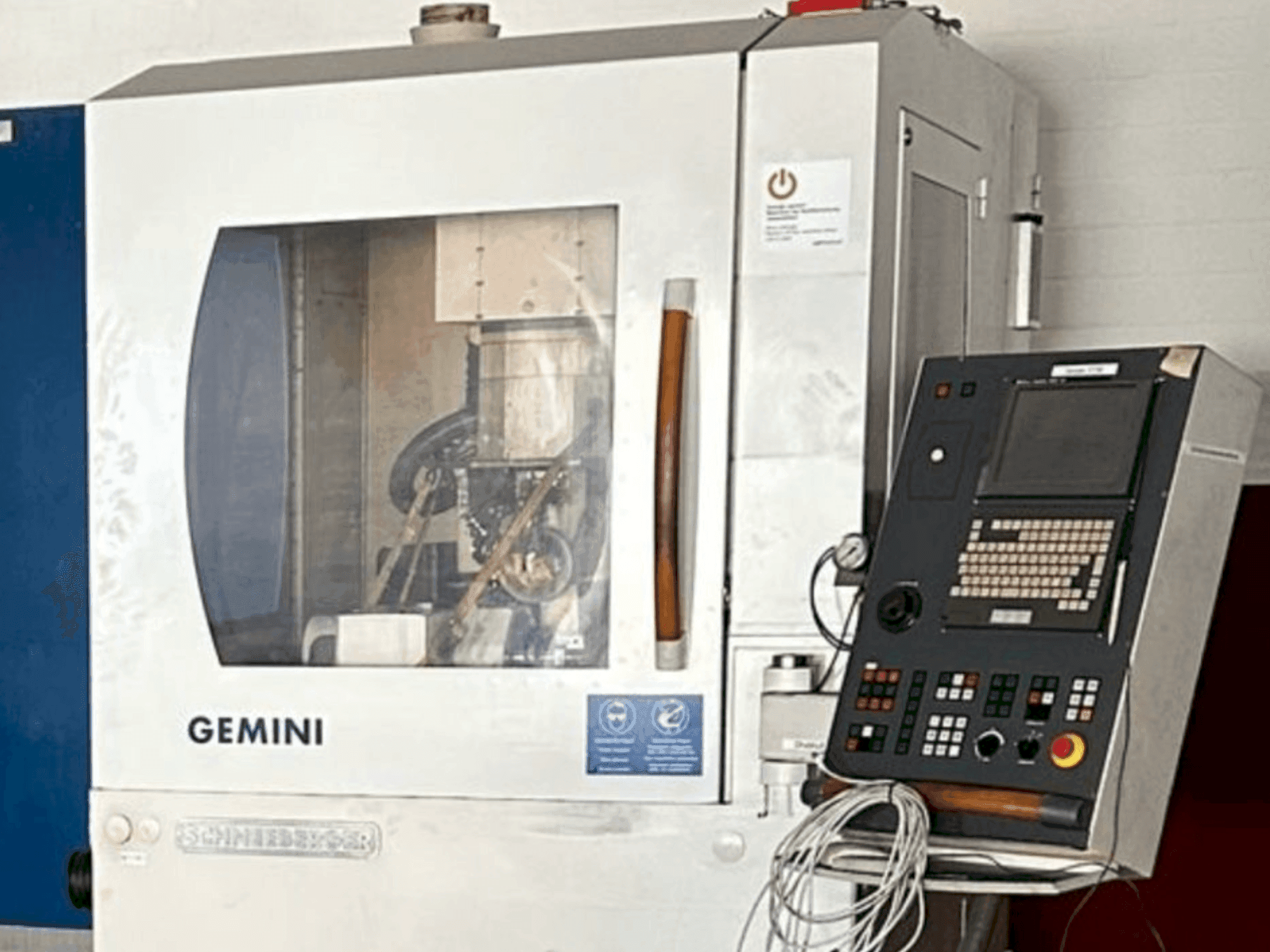 Koneen Schneeberger MRG Gemini etunäkymä
