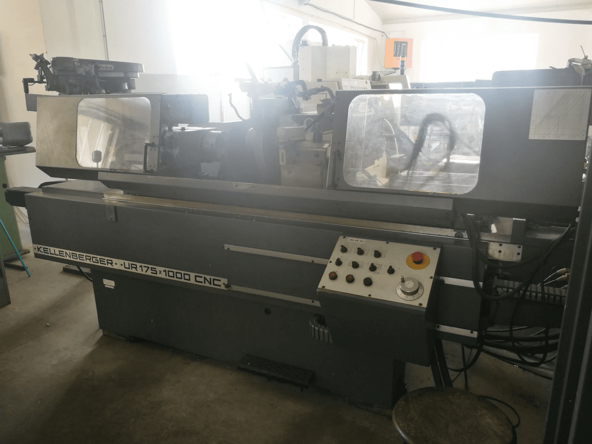 Koneen KELLENBERGER etunäkymä UR 175x1000 CNC