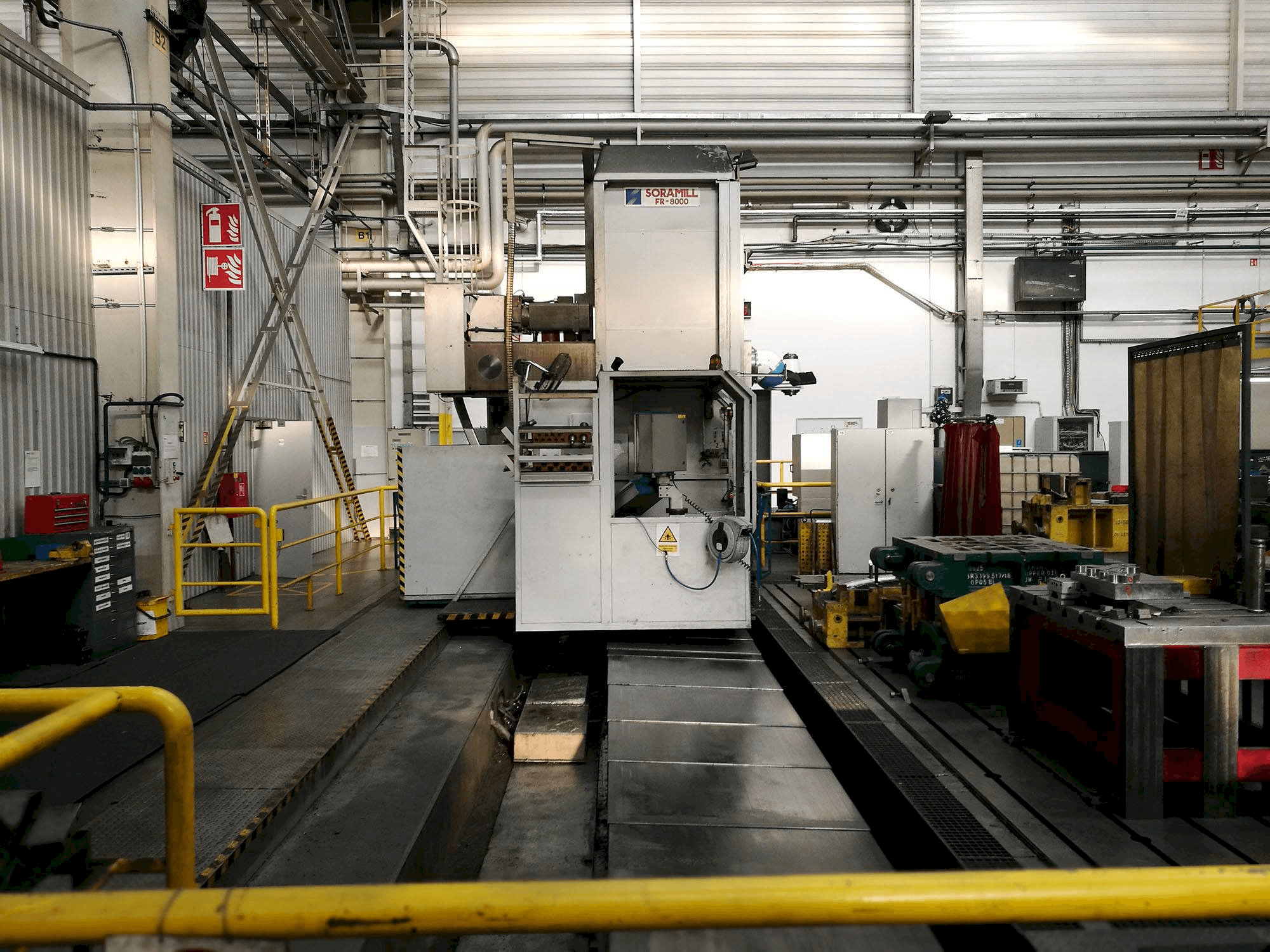 Koneen Soraluce FR-8000 etunäkymä