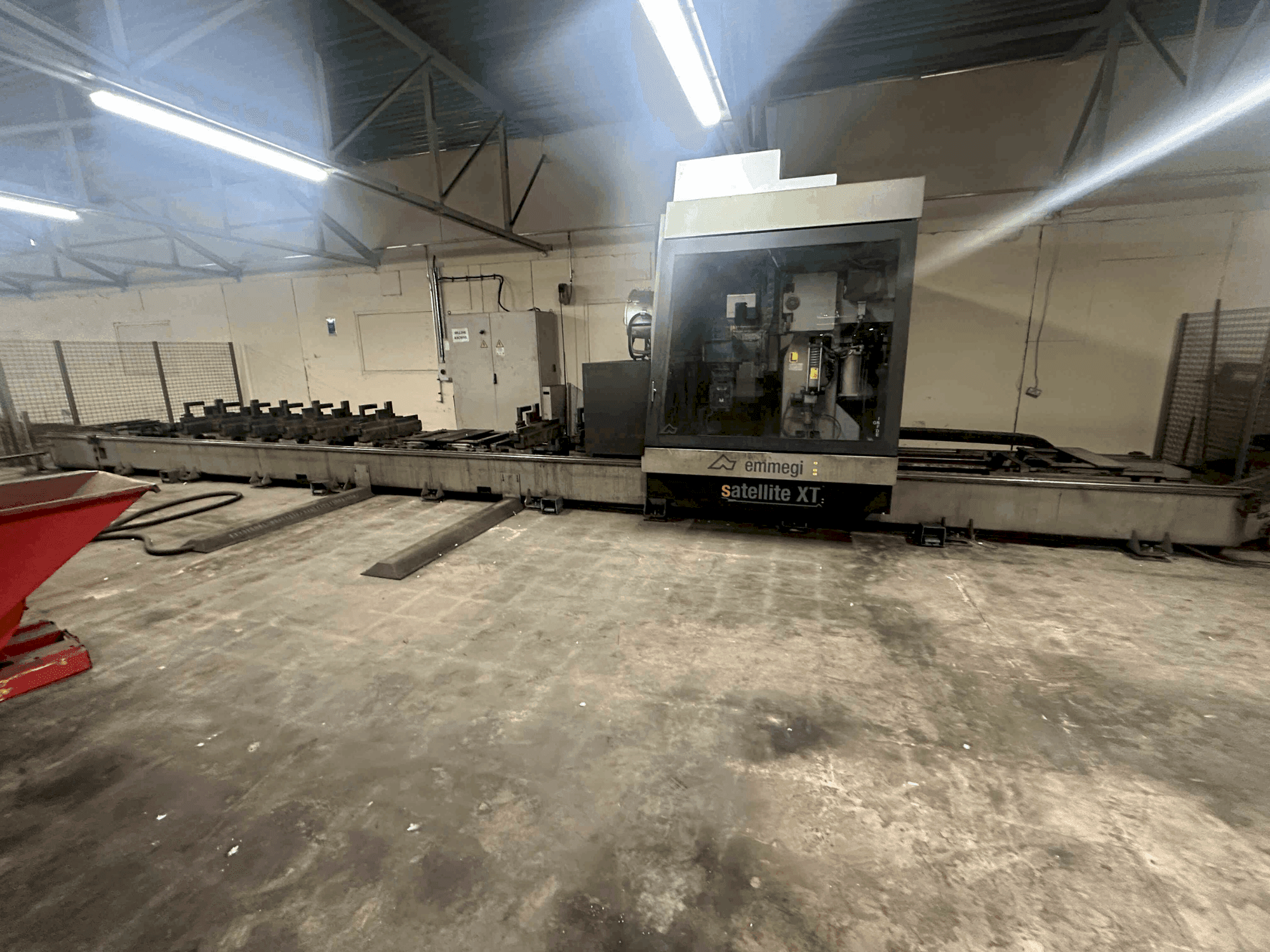 Koneen Emmegi Satellite XT10500 etunäkymä