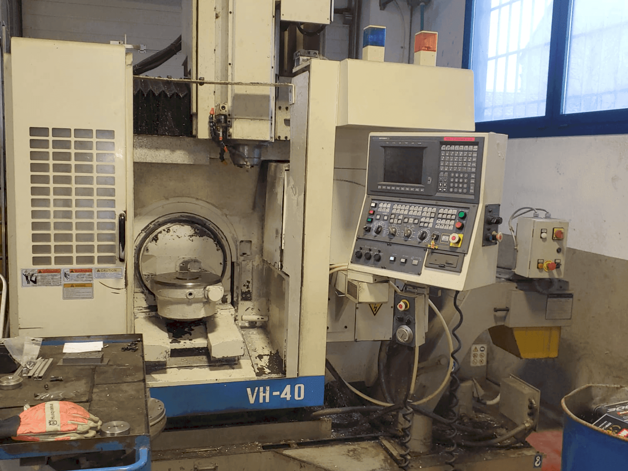 Koneen Okuma VH-40 etunäkymä
