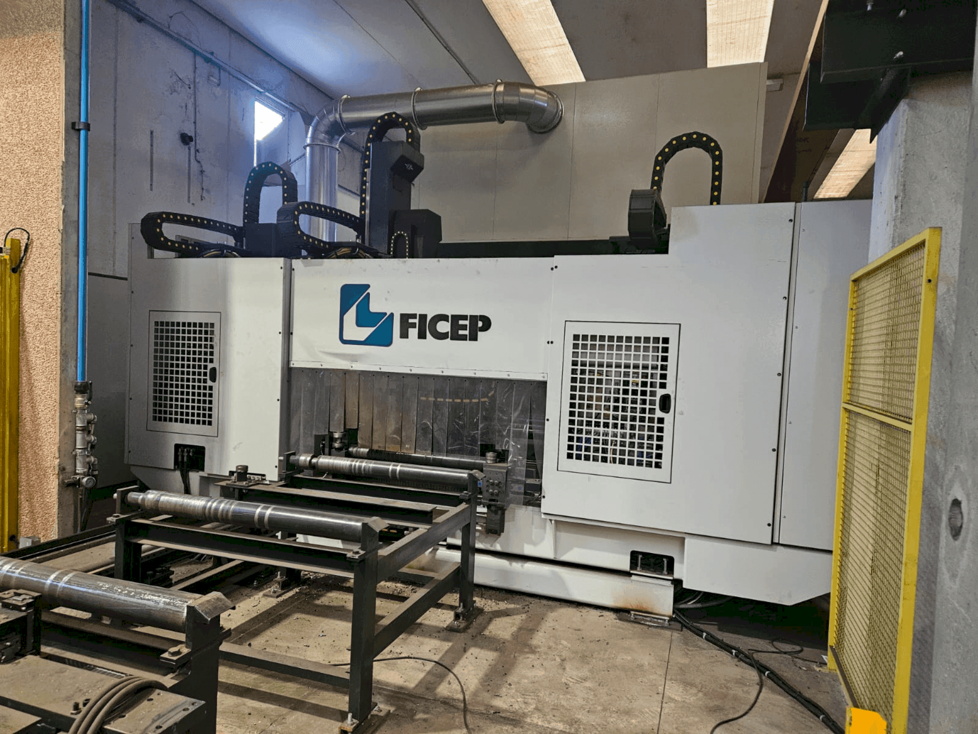 Koneen FICEP VALIANT 1004 VLFRC etunäkymä