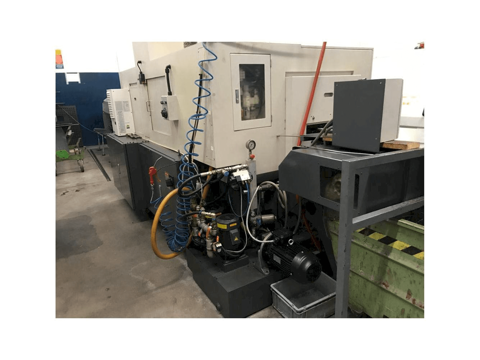 Koneen Nexturn NST 38 etunäkymä