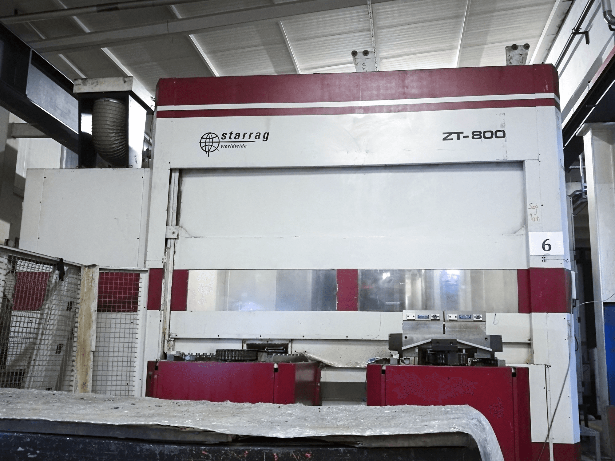 Koneen Starrag etunäkymäZT 800/130