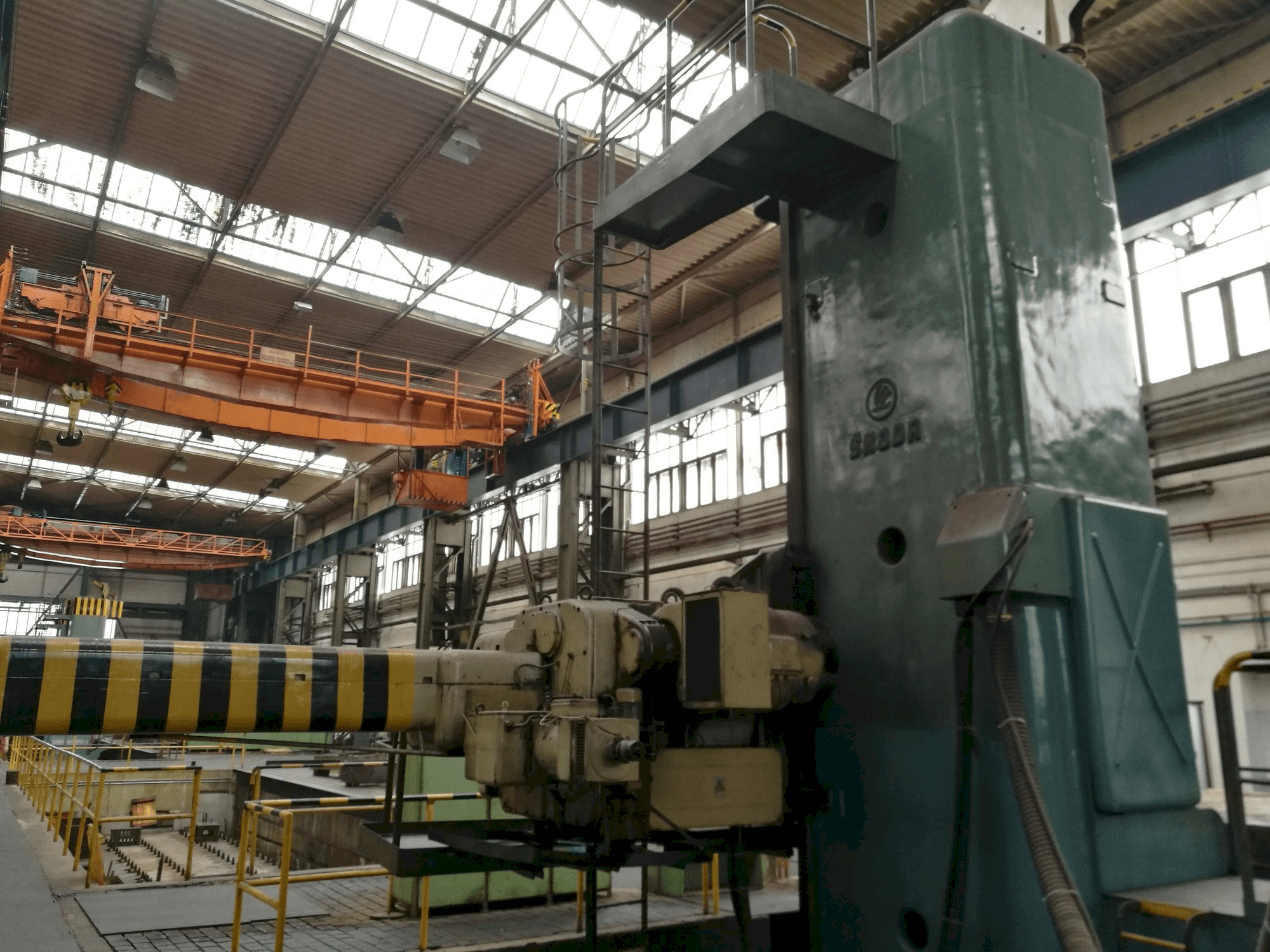 Koneen SKODA WDA 200 etunäkymä