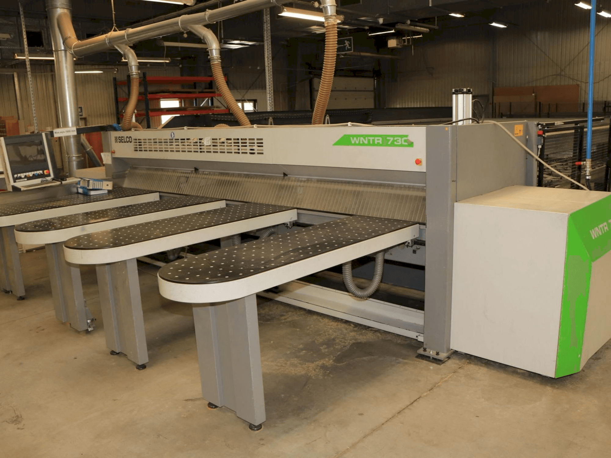Koneen SELCO WNTR 730 etunäkymä