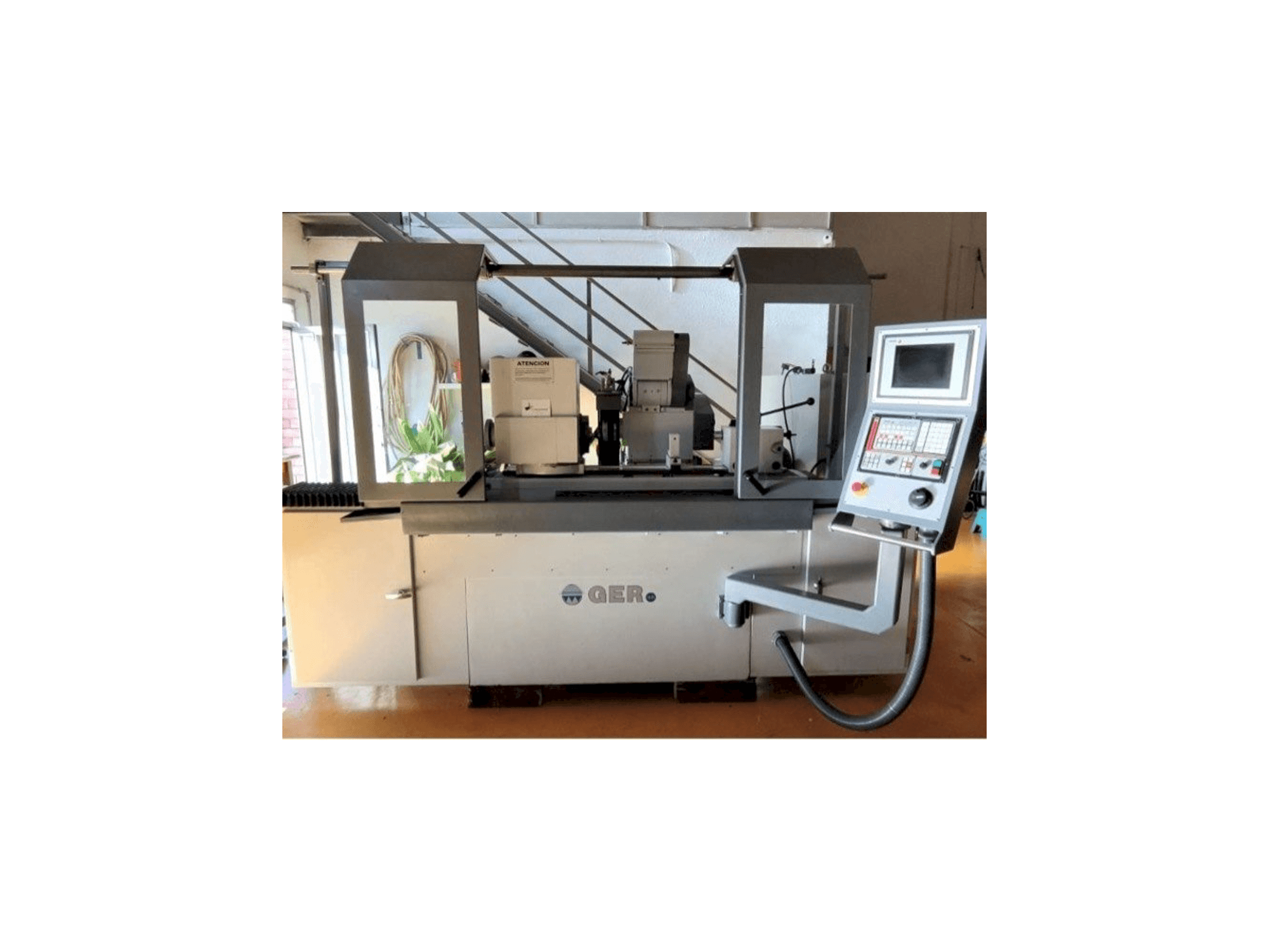 Koneen GER C-500 CNC etunäkymä