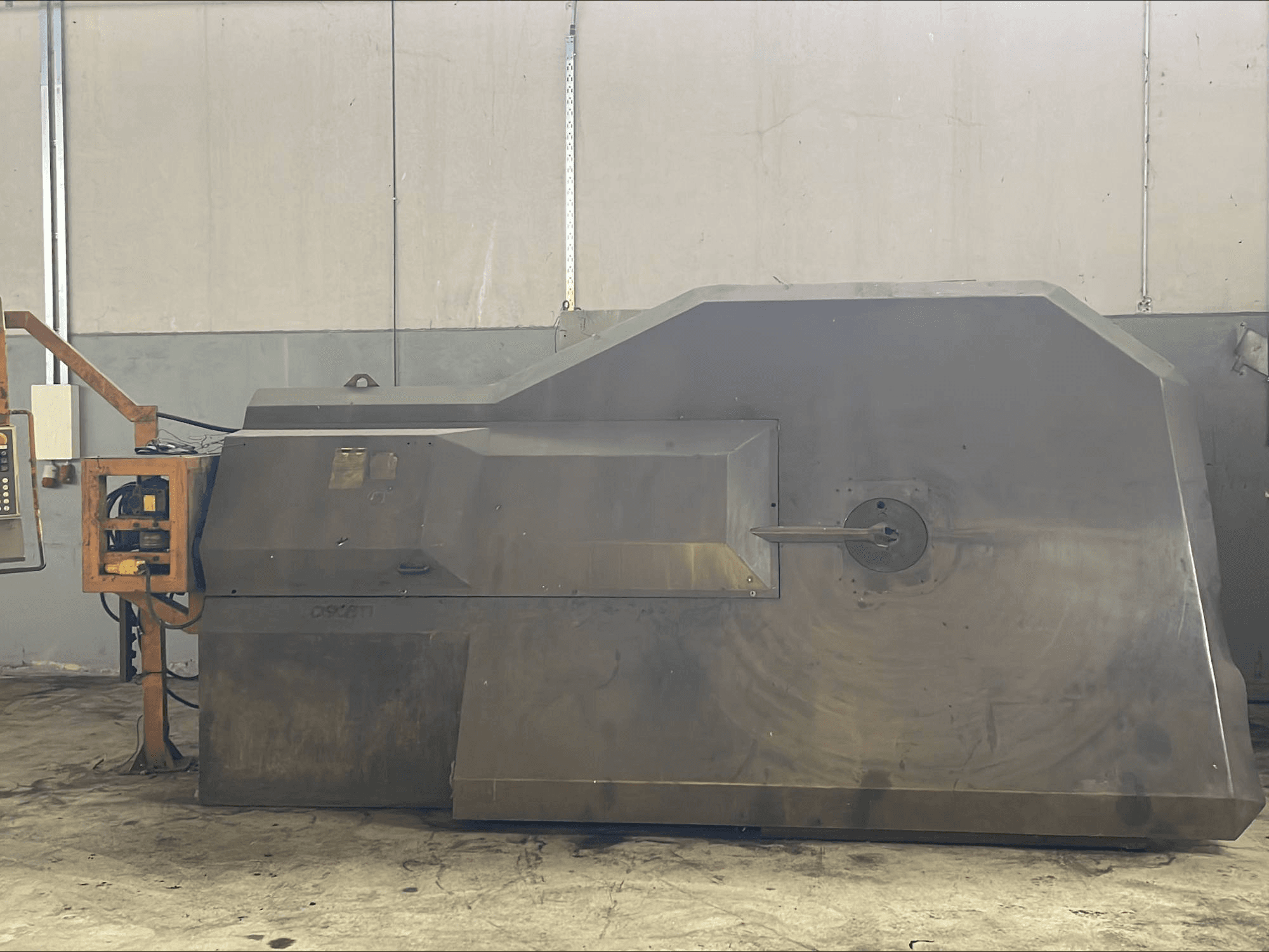 Koneen OSCAM MULTIBEND 16 etunäkymä