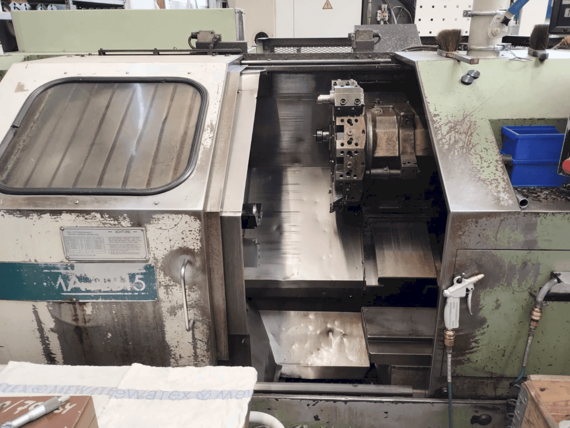 Koneen Okuma LB15 etunäkymä