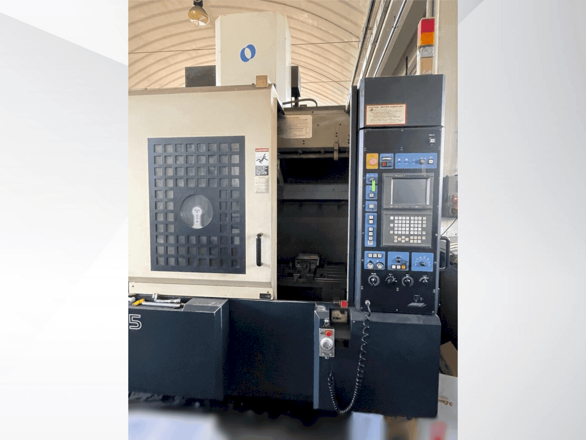 Koneen Makino V55-A15 etunäkymä