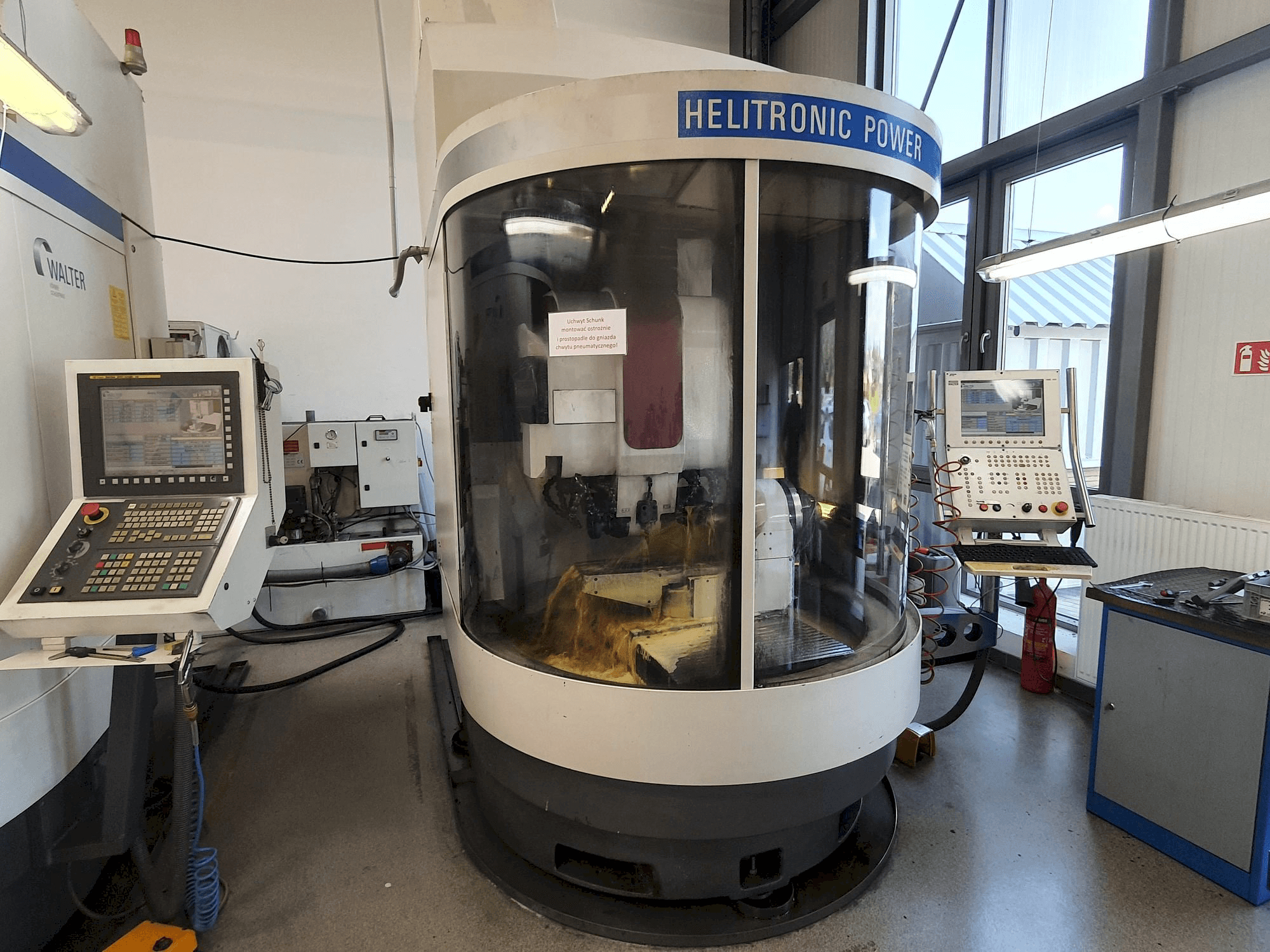 Koneen Walter Helitronic Power etunäkymä