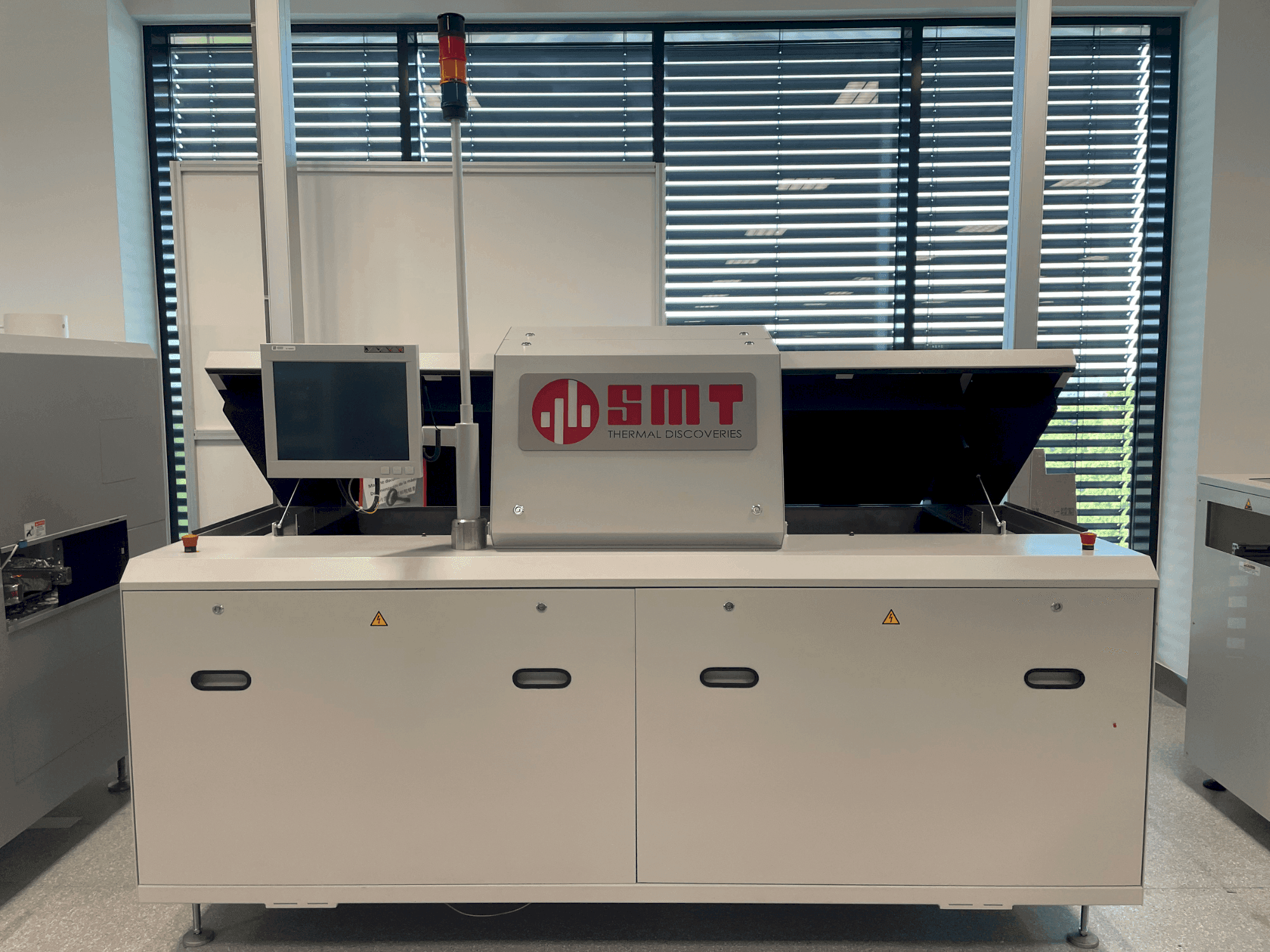 Koneen SMT UV 3/-3 etunäkymä