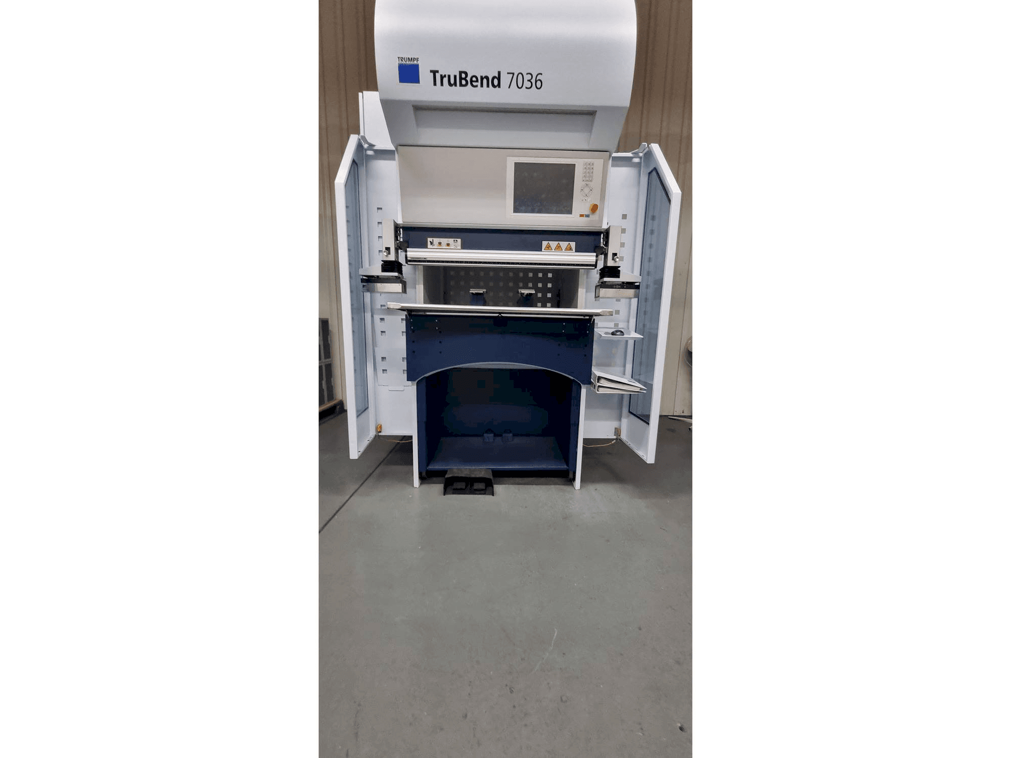 Koneen TRUMPF TruBend 7036 etunäkymä