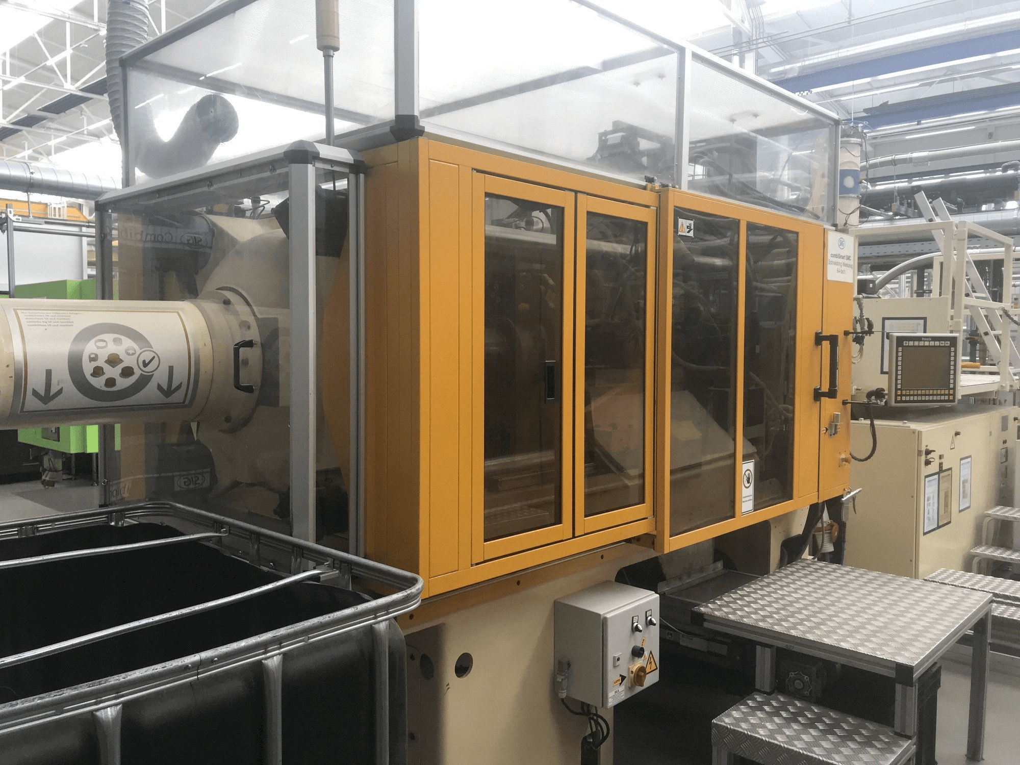 Koneen Husky H225 RS 45/38 etunäkymä