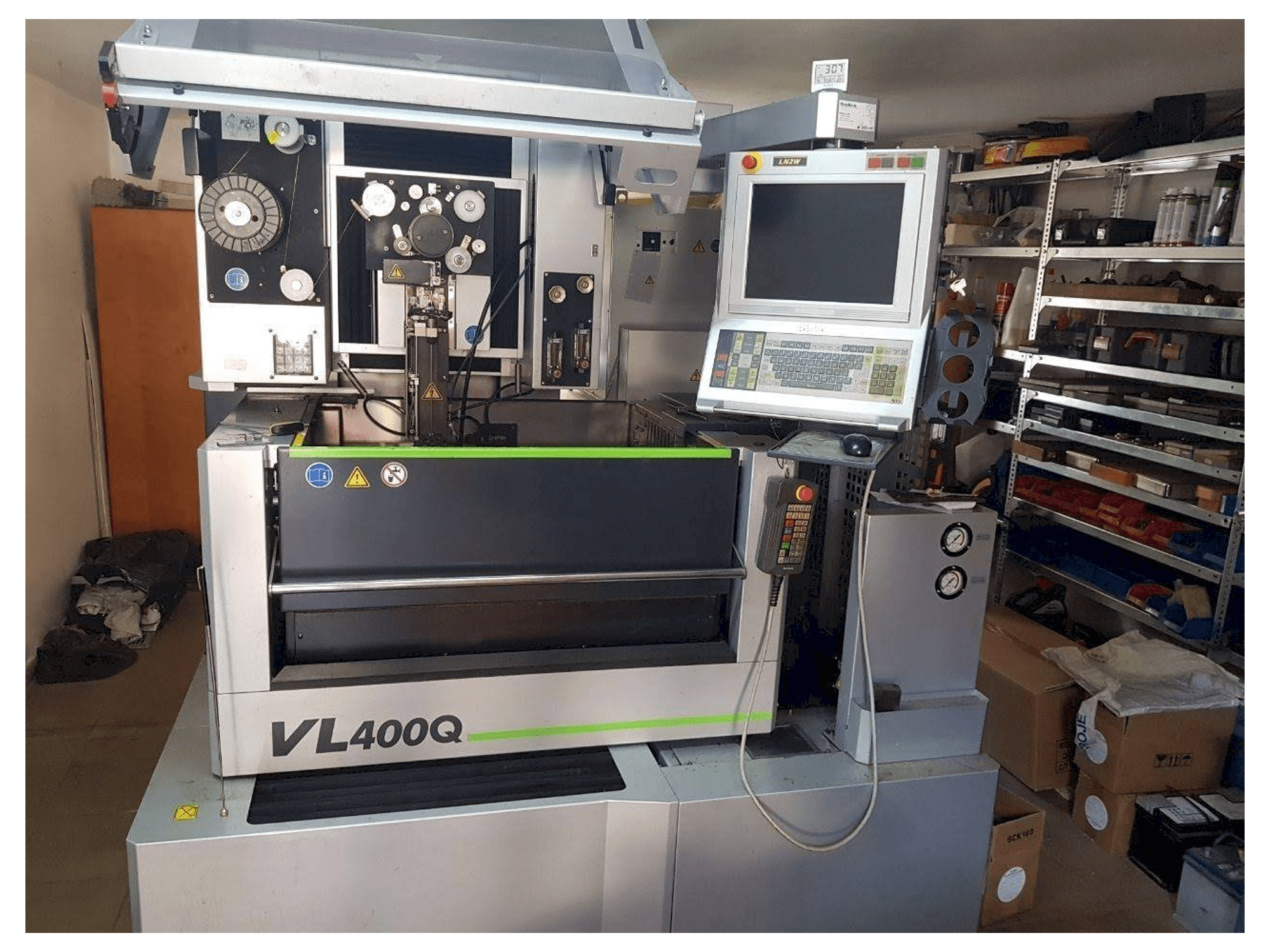 Koneen Sodick VL 400Q etunäkymä