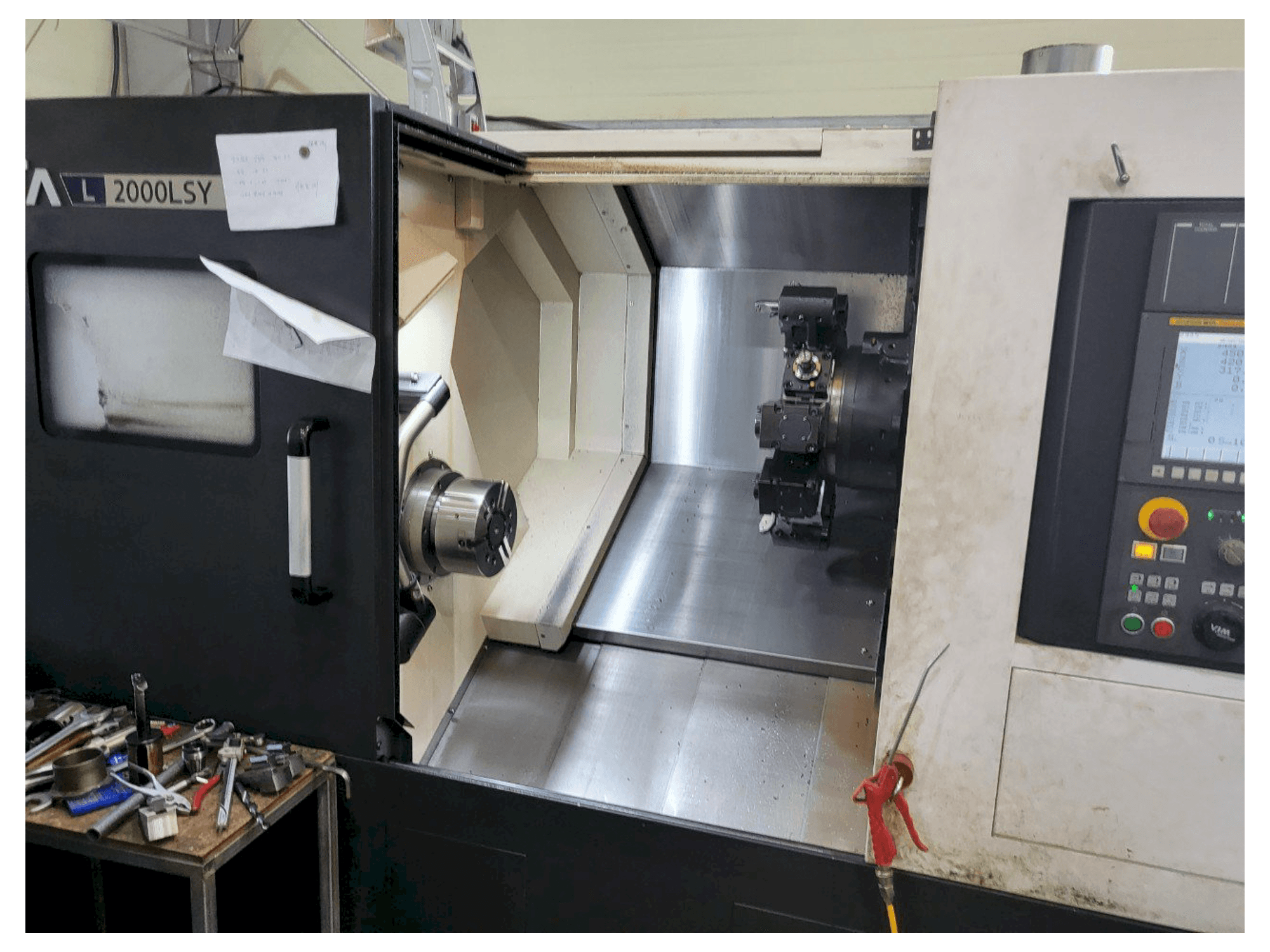 Koneen Hyundai Wia L2000LSY etunäkymä