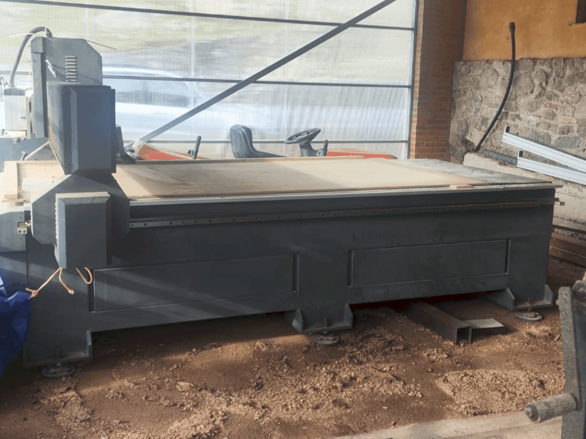 Koneen BARCENAS CNC SW1325V etunäkymä