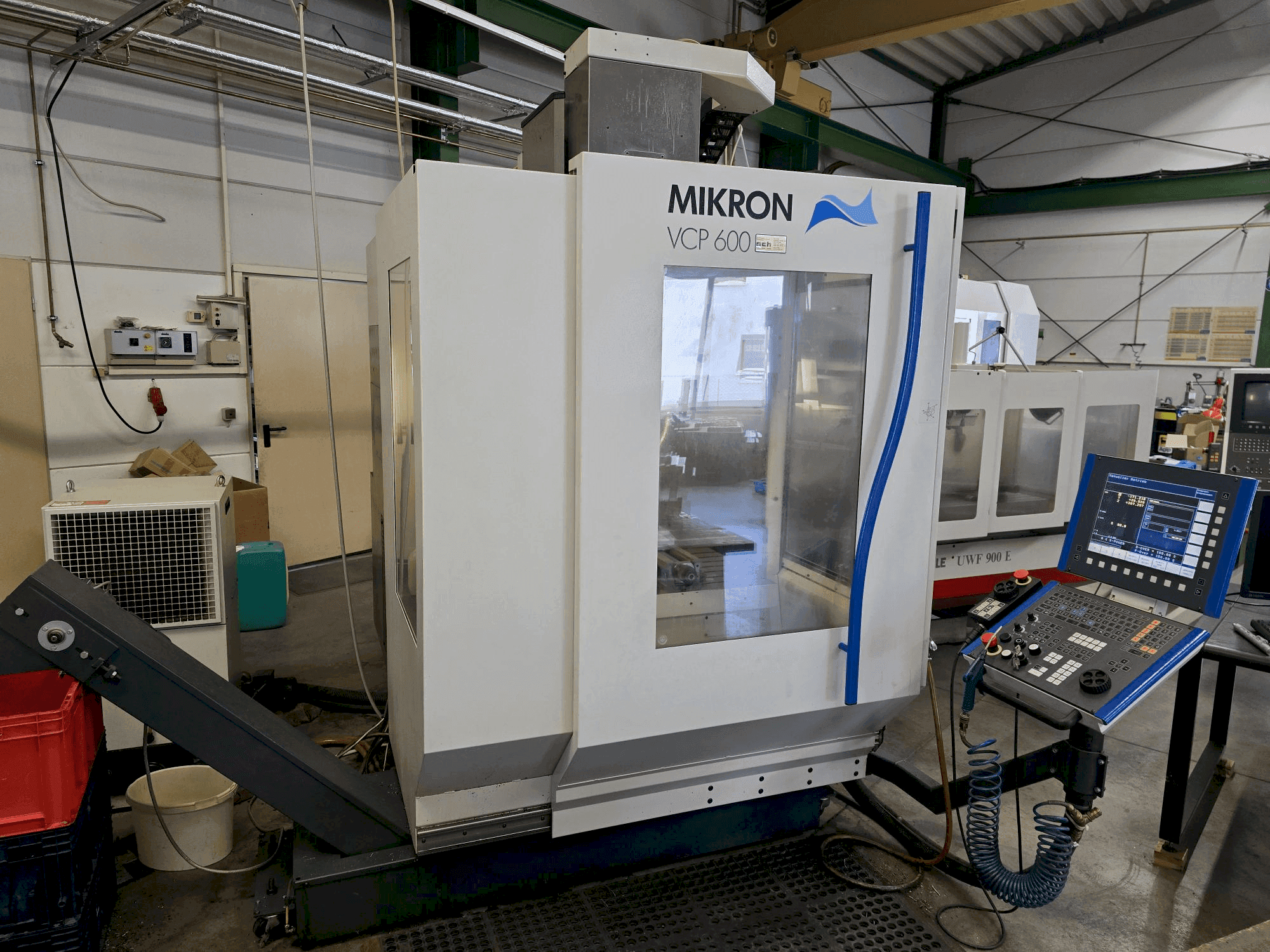 Koneen MIKRON VCP 600 etunäkymä