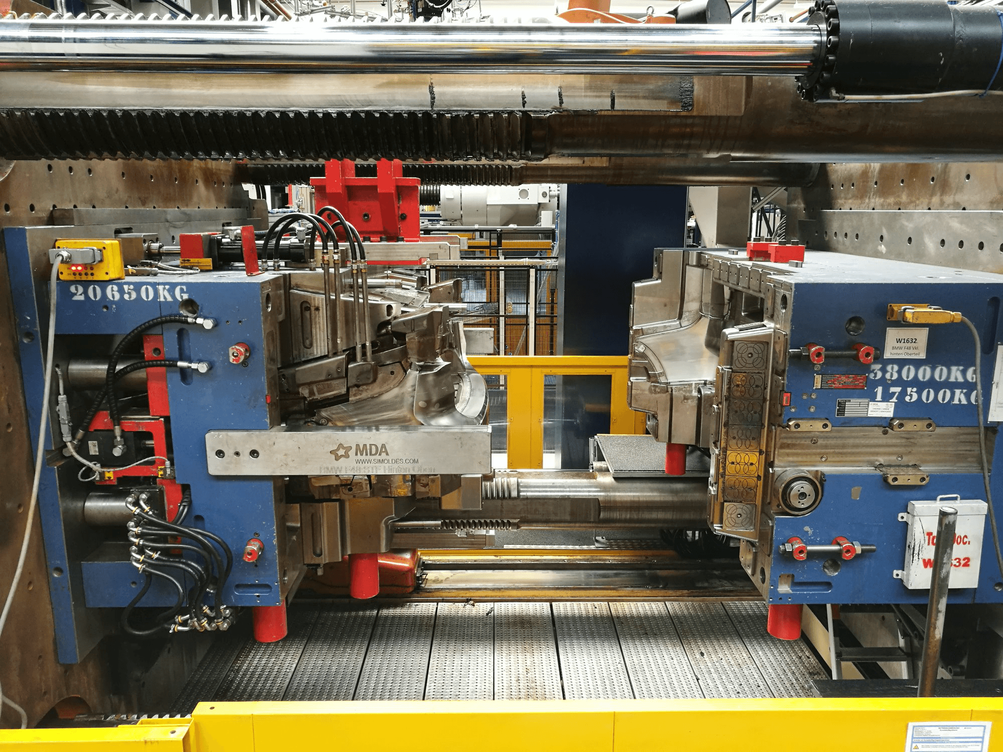 Koneen Husky etunäkymä E 3650 RS 170/155