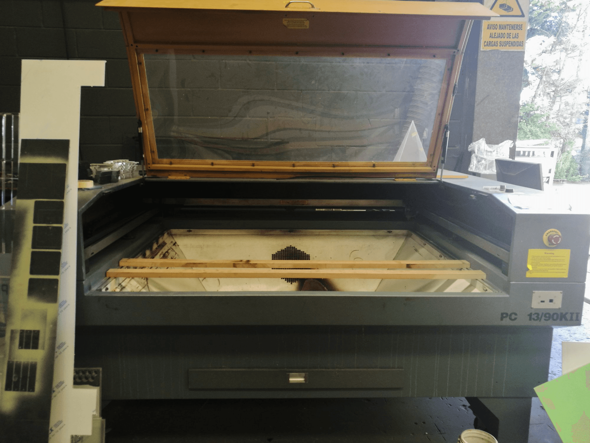 Koneen PC etunäkymä 13/90KII