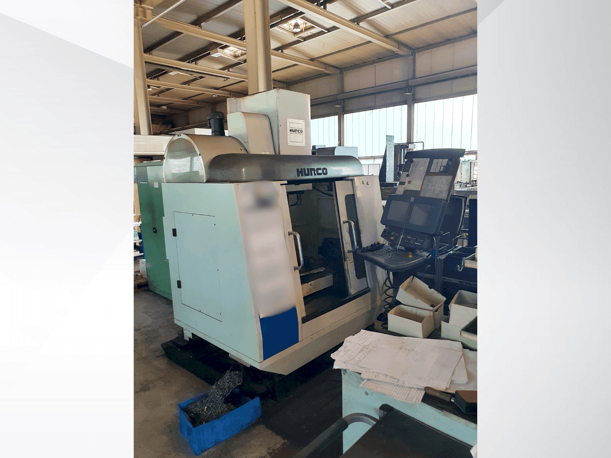 Koneen Hurco VMX42T etunäkymä